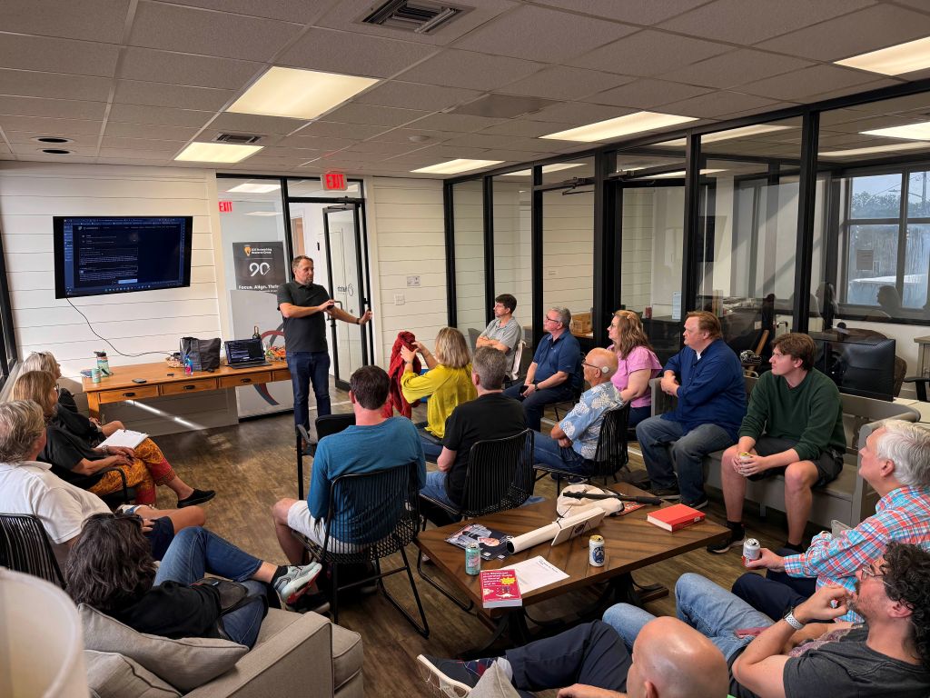 Dominik Fretz leading AI workshop